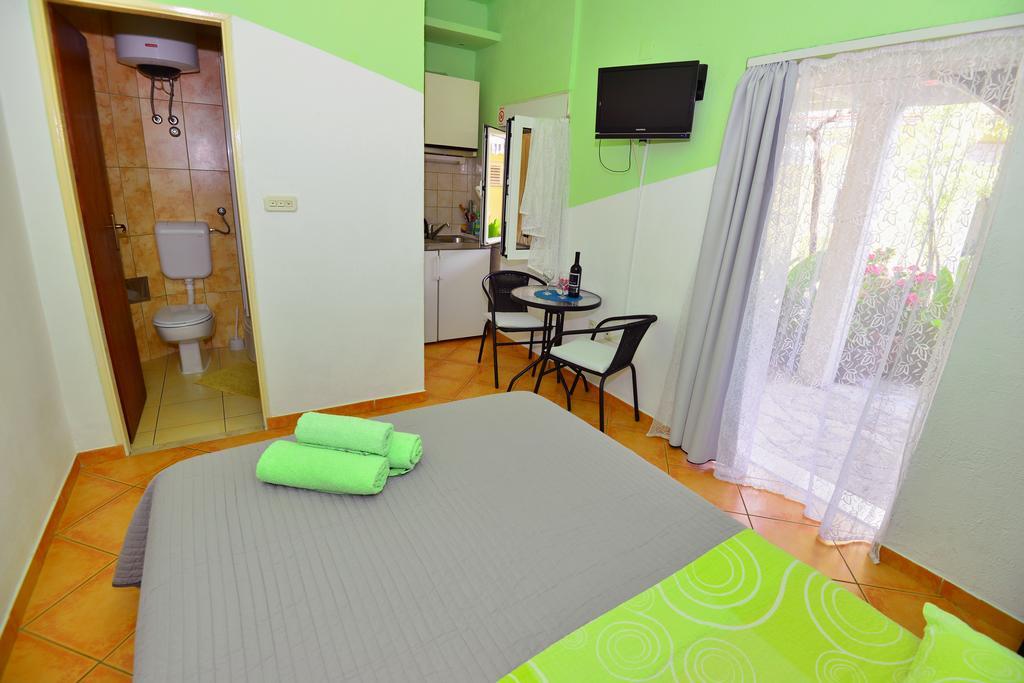 Apartments Veky 3 Σπλιτ Εξωτερικό φωτογραφία